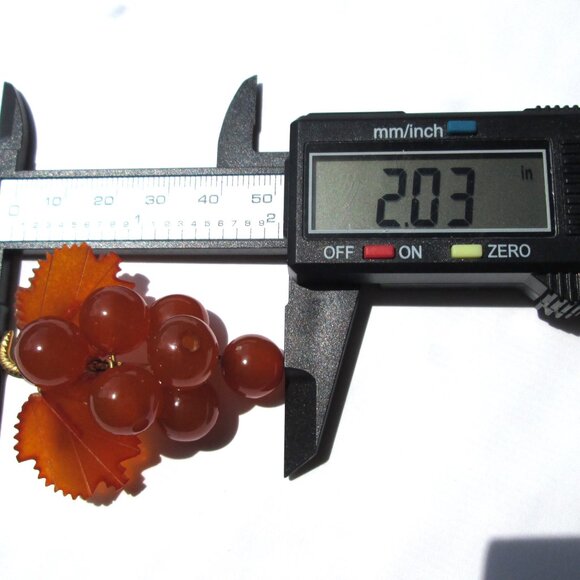 ✨🍇🧡 Vintage Amber Bunch of Grapes Brooch - Picture 10 of 12
